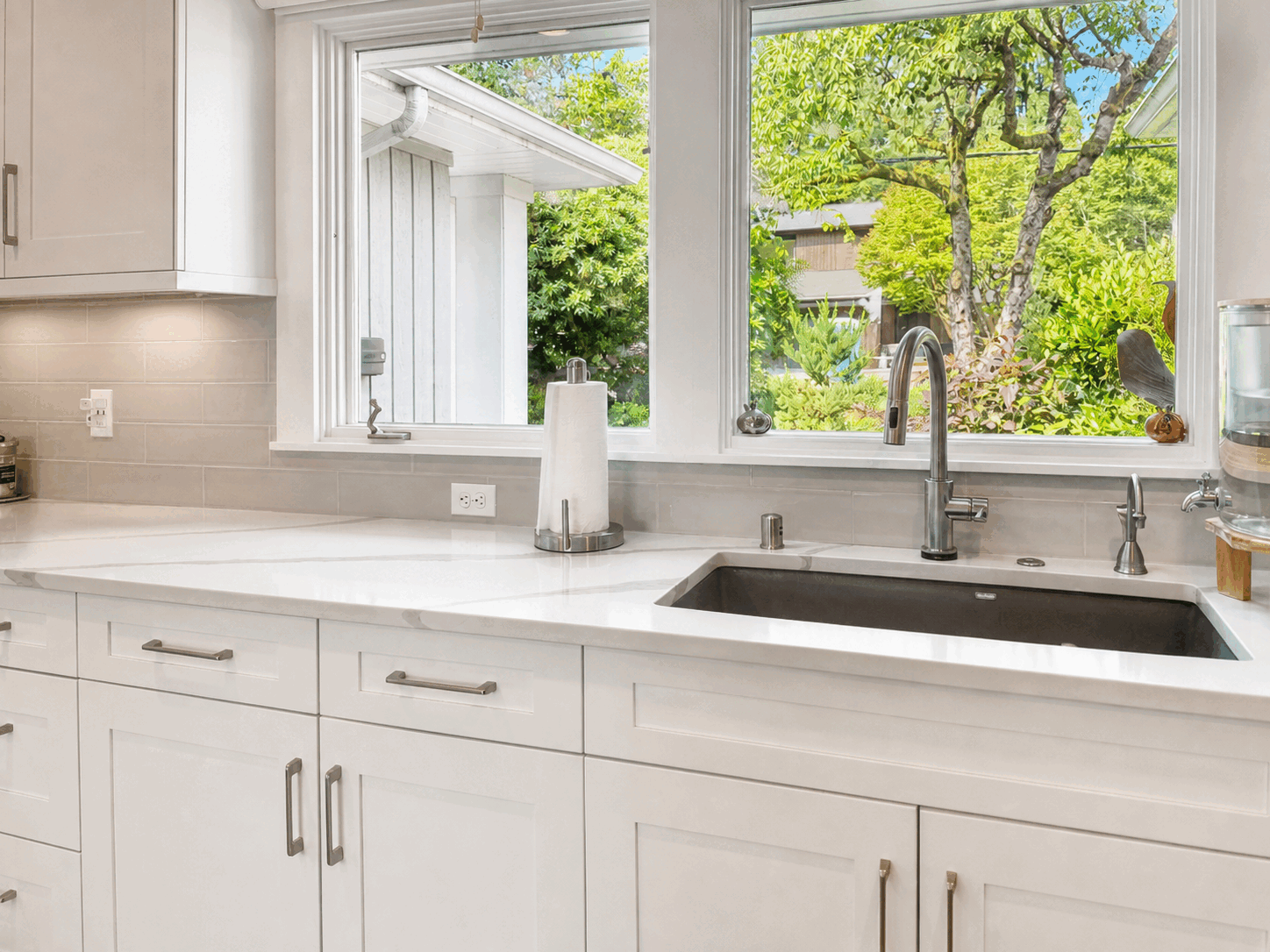 Shining kitchen counter and sink after a professional deep cleaning